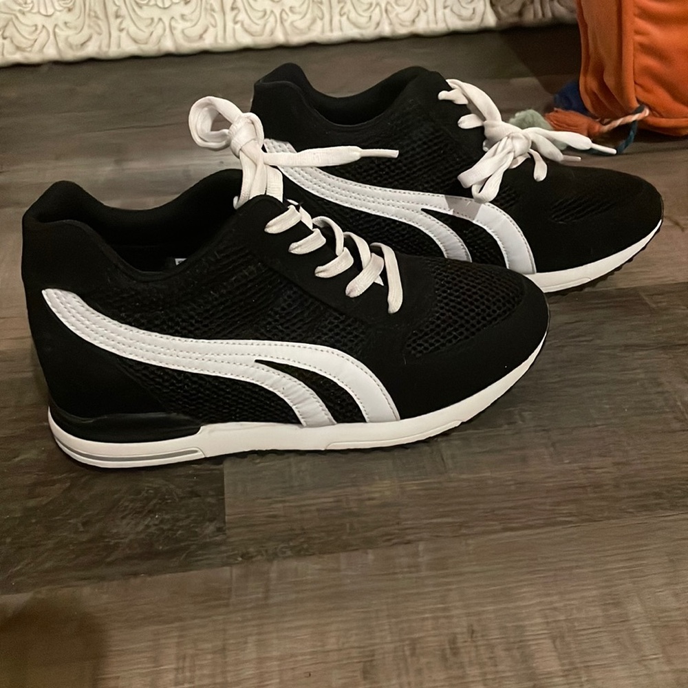 Aonegold black platform sneakers